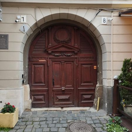 Na Katedralniy Apartment Lviv Bagian luar foto