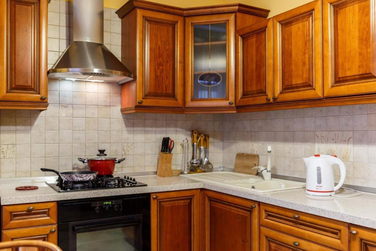 Na Katedralniy Apartment Lviv Bagian luar foto