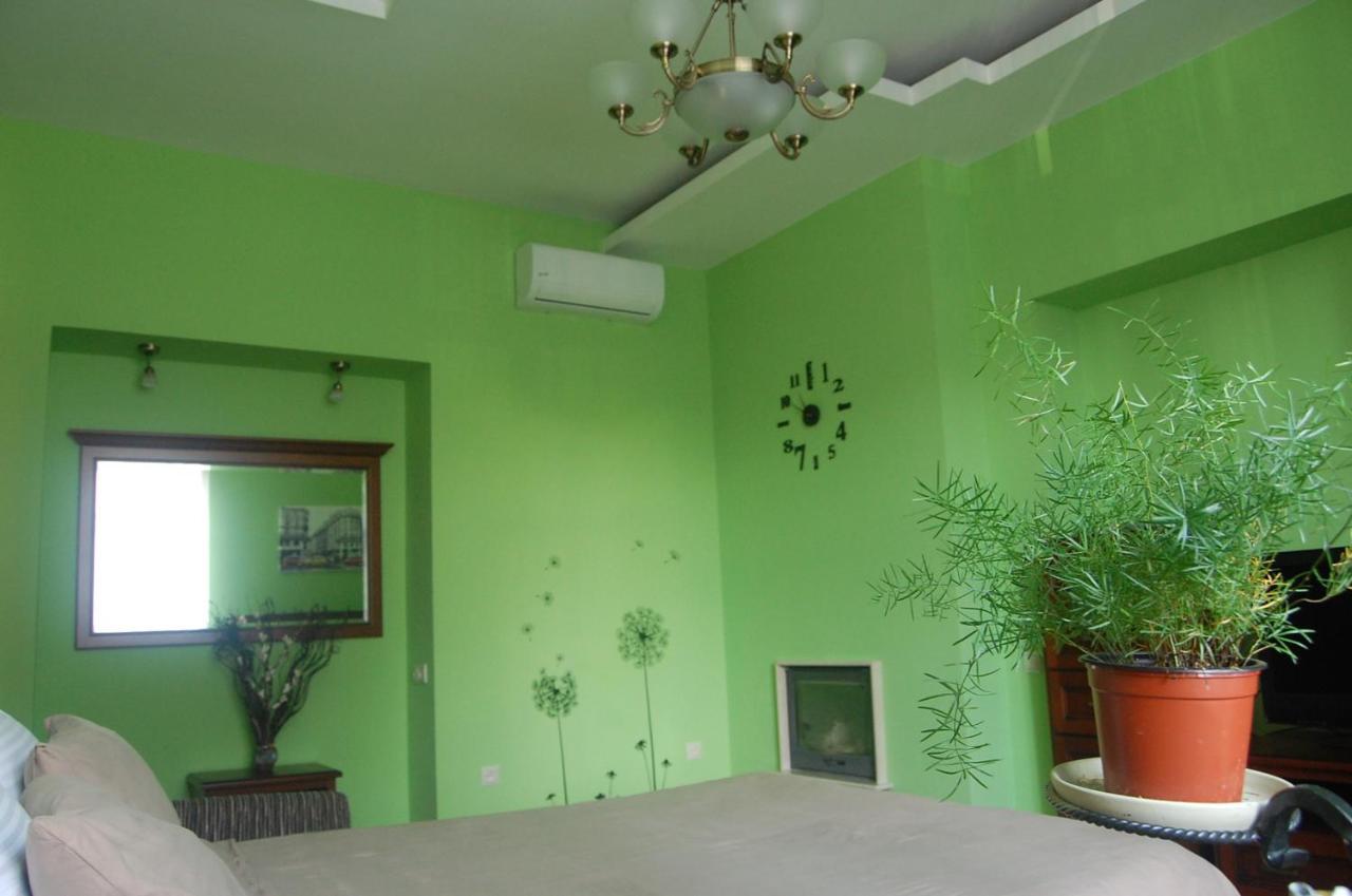 Na Katedralniy Apartment Lviv Bagian luar foto